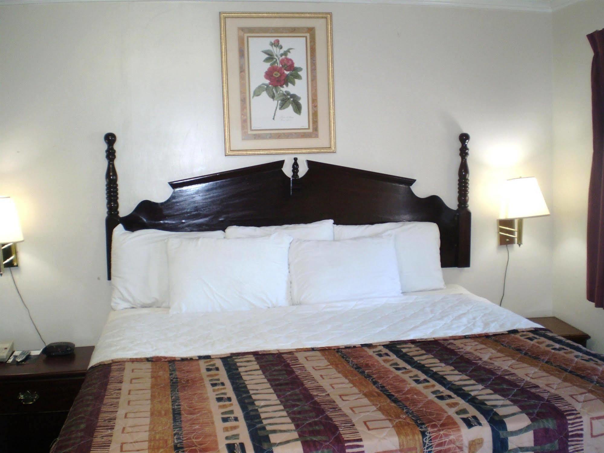 Sunrise Inn - Brownsville מראה חיצוני תמונה