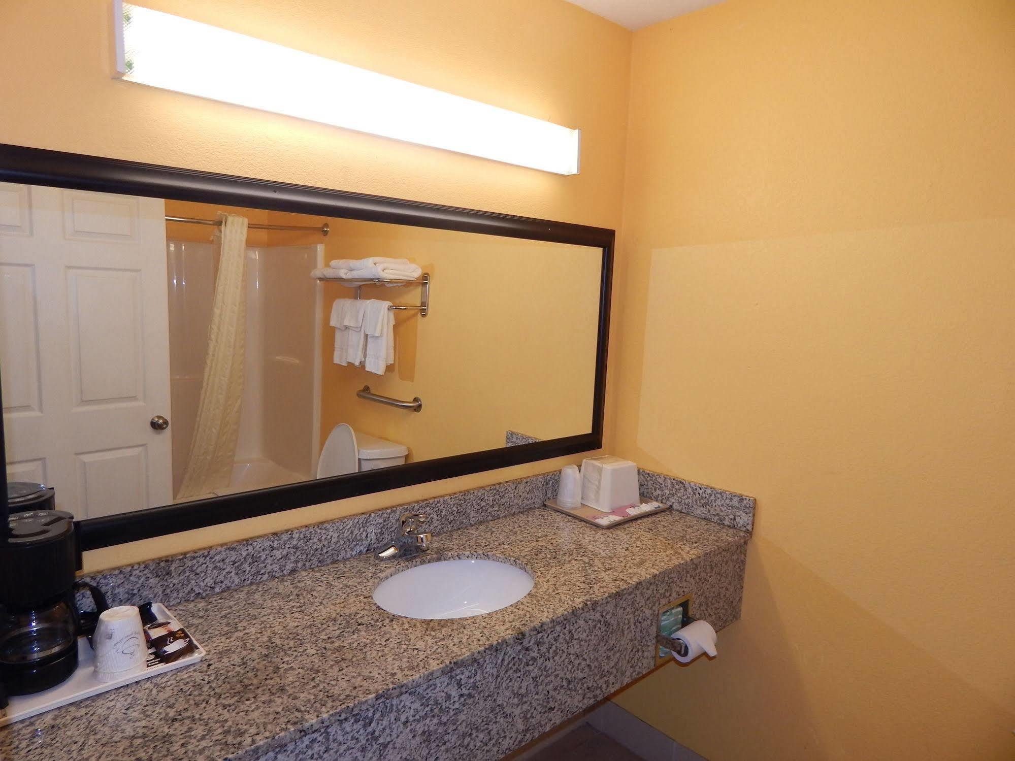 Sunrise Inn - Brownsville מראה חיצוני תמונה